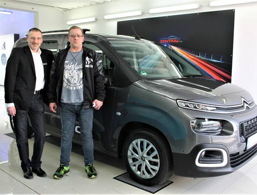 Bild: März 2020: Herzlichen Glückwunsch Herr Wutke zu ihren neuen Citroen Berlingo.
