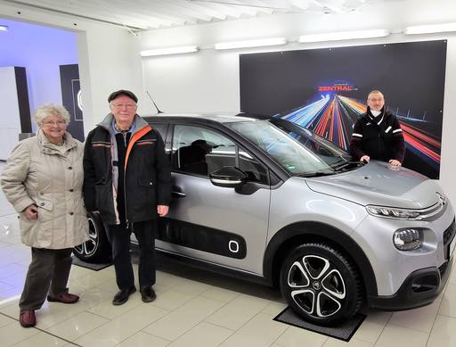 Bild: Dezember 2021: Herzlichen Glückwunsch Familie Reihs zu ihrem neuen Citroen C3.
