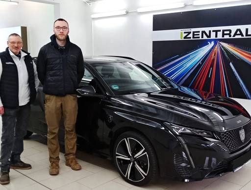 Bild: Januar 2026: Herzlichen Glückwunsch Herr Baumgärtel zu Ihrem neuen Auto.
