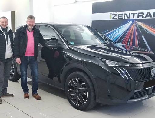 Bild: Januar 2026: Herzlichen Glückwunsch Herr Dr. Mosch zu Ihrem neuen Auto.
