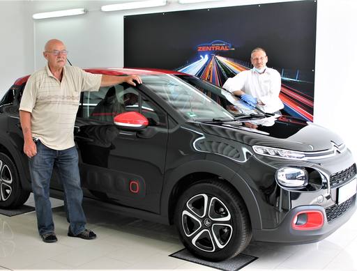 Bild: Mai 2020: Herzlichen Glückwunsch Herr Bölke zu ihren neuen Citroen C3.
