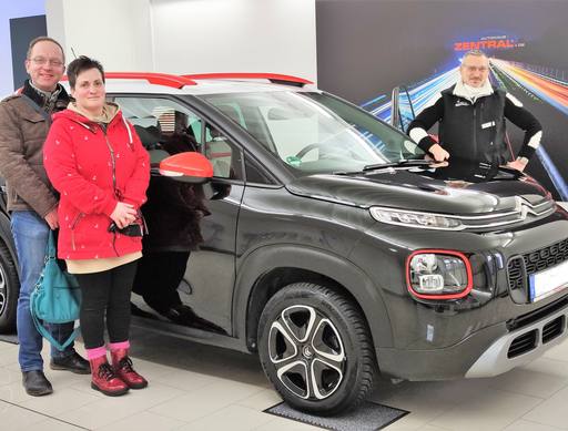 Bild: September 2023: Herzlichen Glückwunsch Familie Freundel zu ihrem neuen Citroen C3 Aircross.

