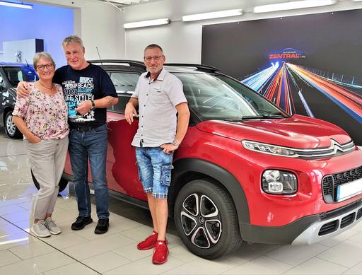 Bild: September 2023: Herzlichen Glückwunsch Familie Grote zu ihrem neuen Citroen.
