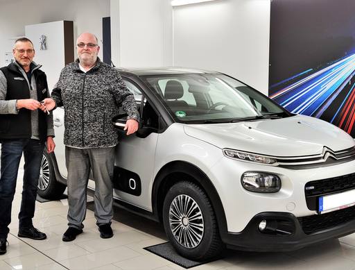 Bild: September 2023: Herzlichen Glückwunsch Familie Pabst zu ihrem neuen Citroen.
