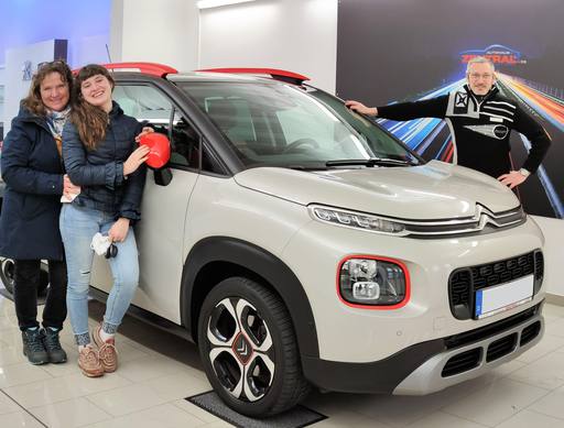 Bild: September 2023: Herzlichen Glückwunsch Familie Semeria zu ihrem neuen Citroen C3 Aircross.
