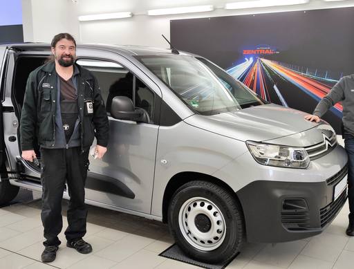 Bild: September 2023: Herzlichen Glückwunsch Herr Fleischer zu ihrem neuen Citroen Berlingo.
