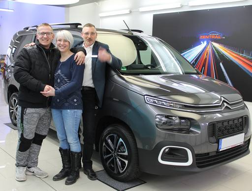 Bild: Februar 2020: Herzlichen Glückwunsch Familie Ose zu ihren neuen Citroen Berlingo.
